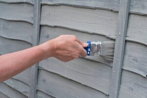 painting a fence a light grey colour